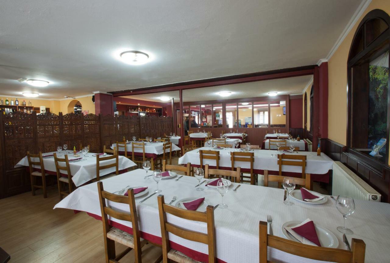 Hotel Terranova Oza de los Ríos エクステリア 写真