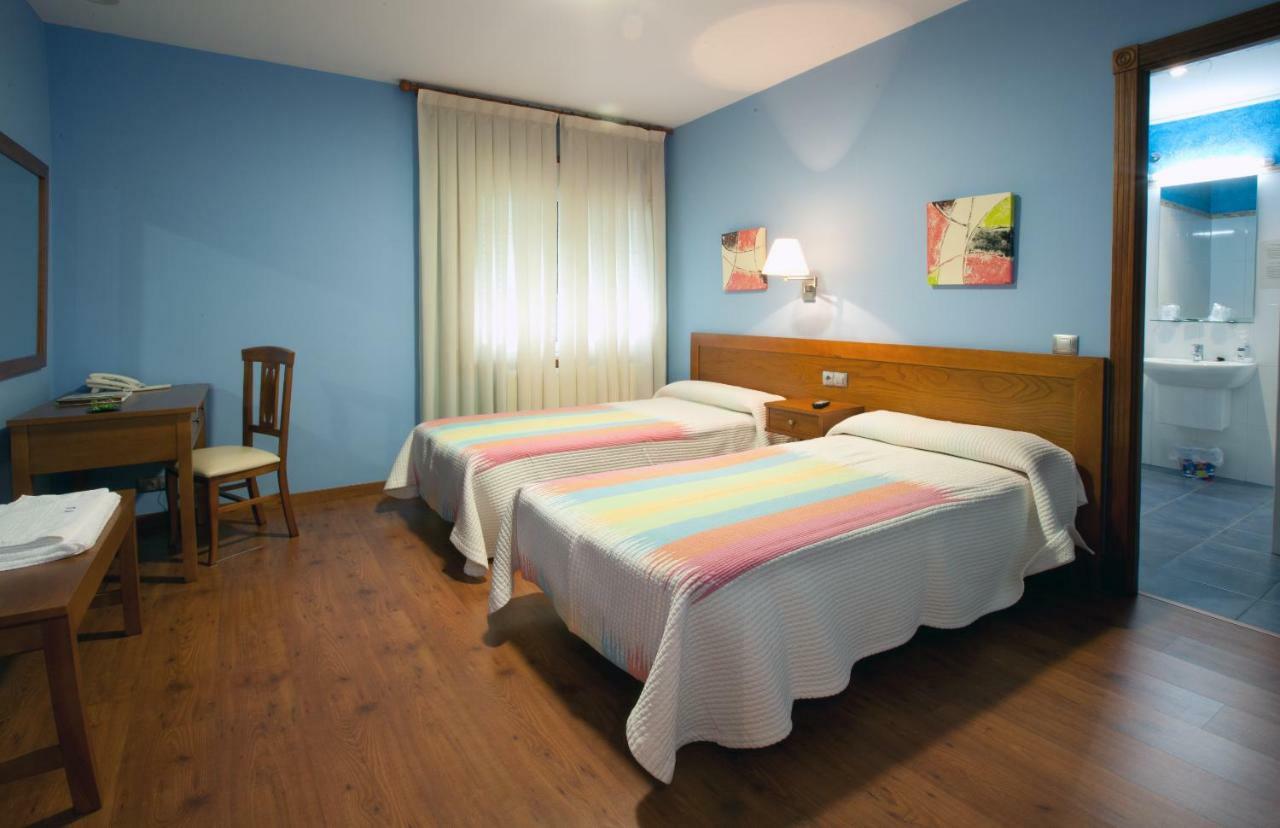 Hotel Terranova Oza de los Ríos エクステリア 写真