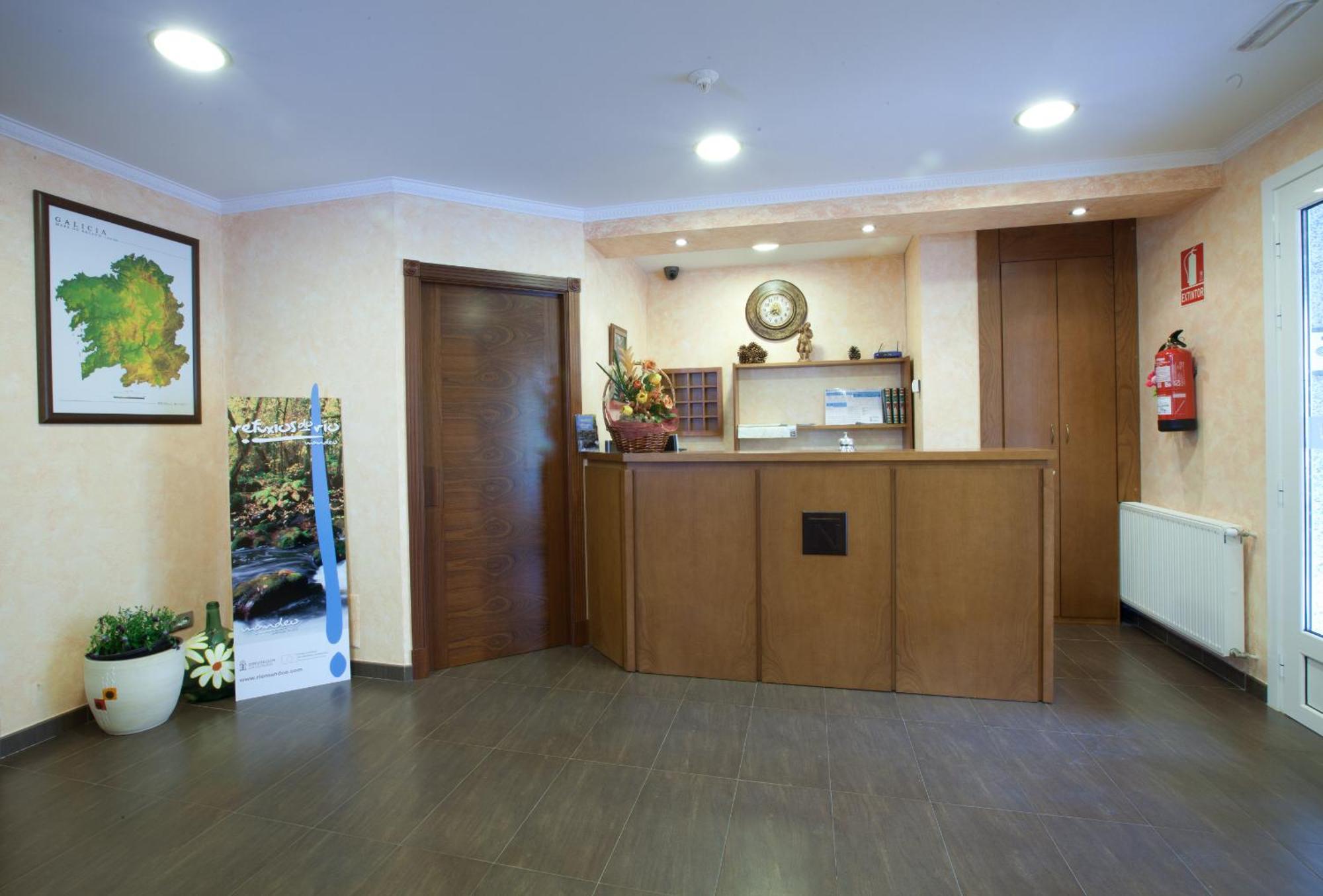 Hotel Terranova Oza de los Ríos エクステリア 写真